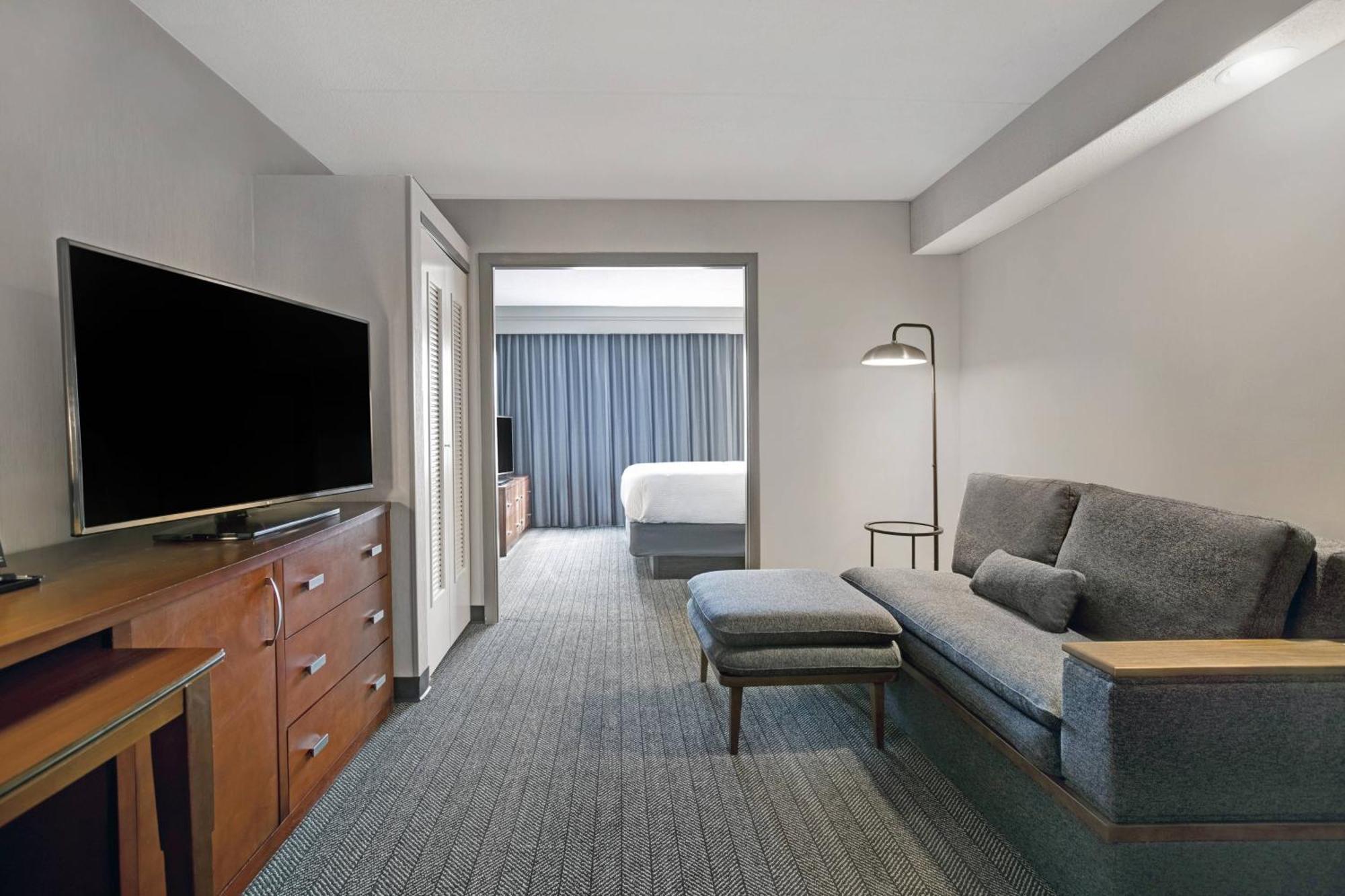 Courtyard Chicago Elmhurst/Oakbrook Area Bagian luar foto
