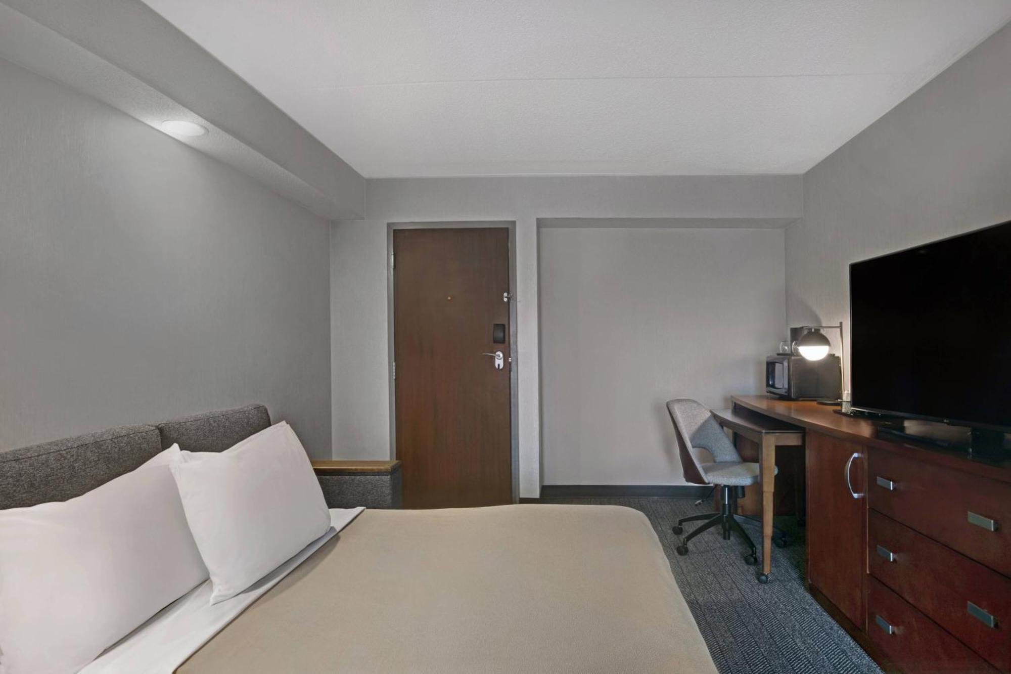 Courtyard Chicago Elmhurst/Oakbrook Area Bagian luar foto